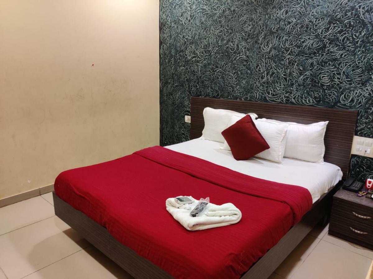 Hotel O Golden Sagar Mumbai Exterior foto
